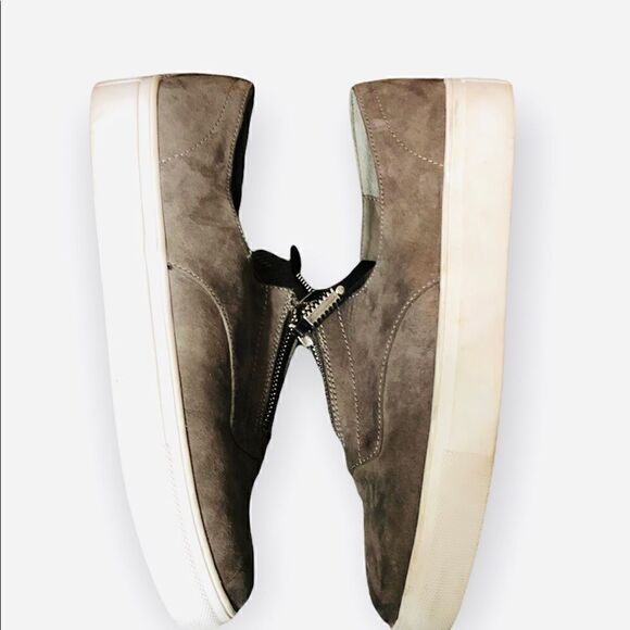 Womens gray Madden kudos sneaker with top zipper. Slip ons. - Picture 6 of 6